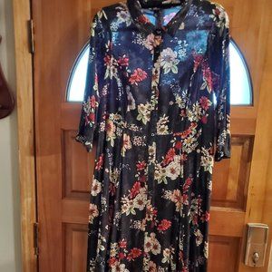 Torrid Dress Size 1 Long with flower print
